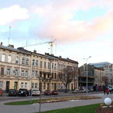 Міні Апартаменти В Центрі Львова- 2 Хв До Оперного Театру Luaran gambar