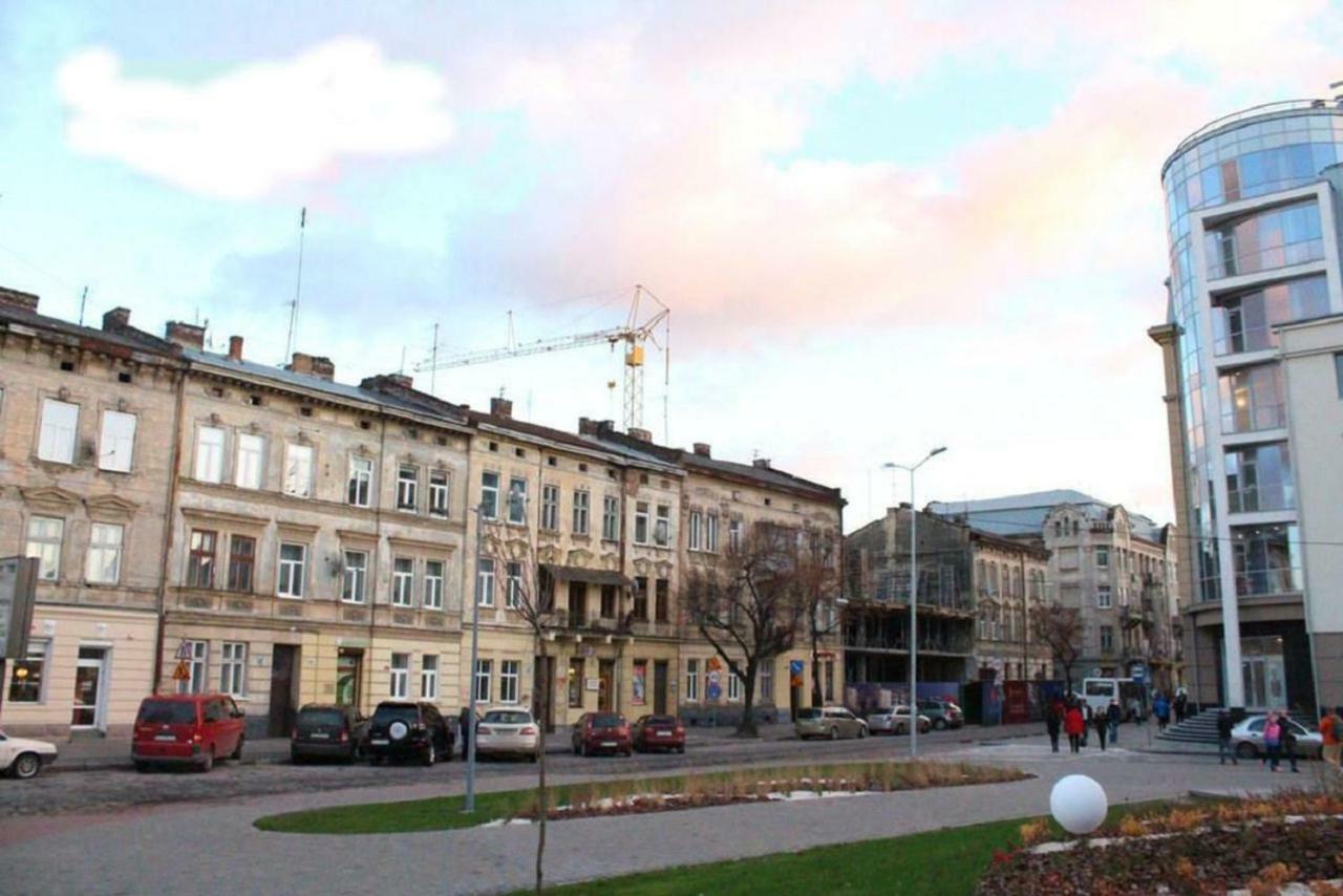 Міні Апартаменти В Центрі Львова- 2 Хв До Оперного Театру Luaran gambar